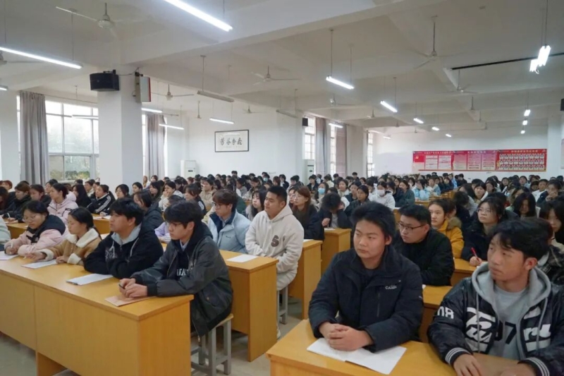 网投官网副校长张淑爱教授讲授专题思政课