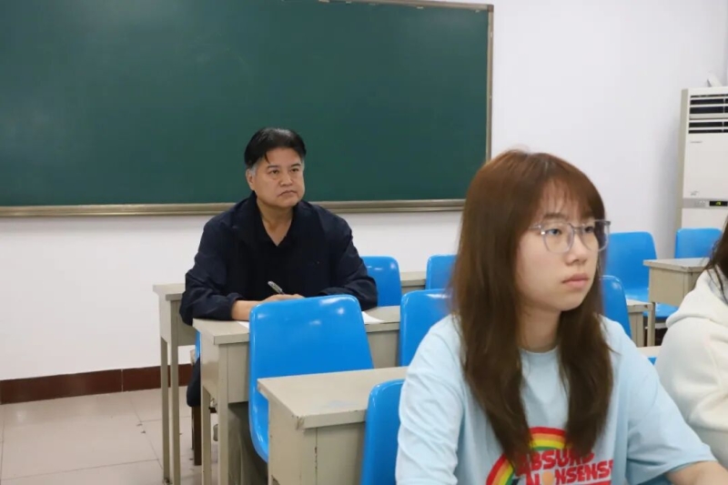 网投官网校领导深入思政课堂开展集中听课活动