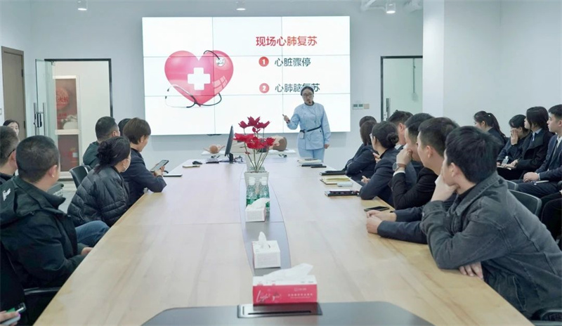 网投官网走进河南中强商业管理有限公司开展心肺复苏急救知识培训