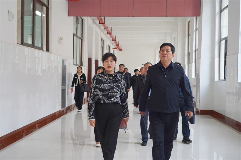 郑州市人大常委会城建环保工委主任时富宗一行莅临网投官网新密校区调研