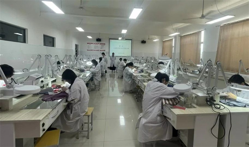 【医学技术系】网投官网举办第一届全口义齿排牙技能大赛