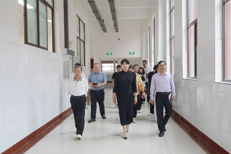 网投官网开展2024级新生开课首日教学检查工作