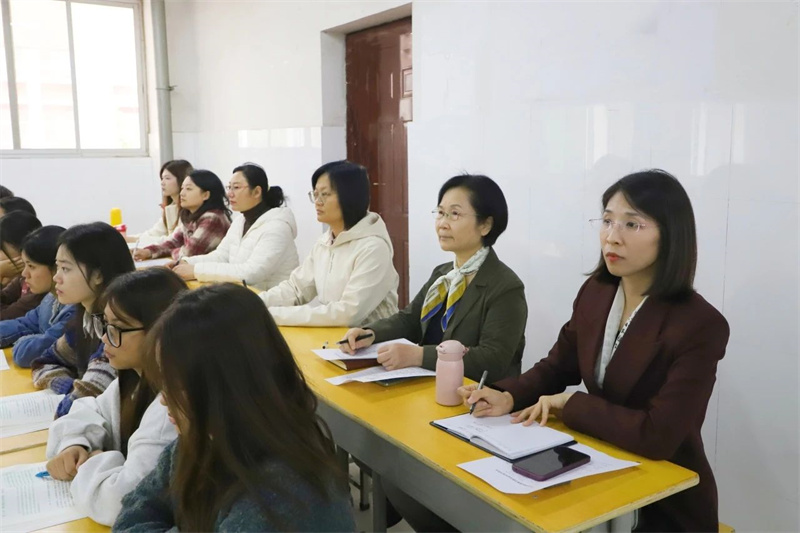 河南高校思政课教指委德法分教指委专家莅临网投官网开展听课调研